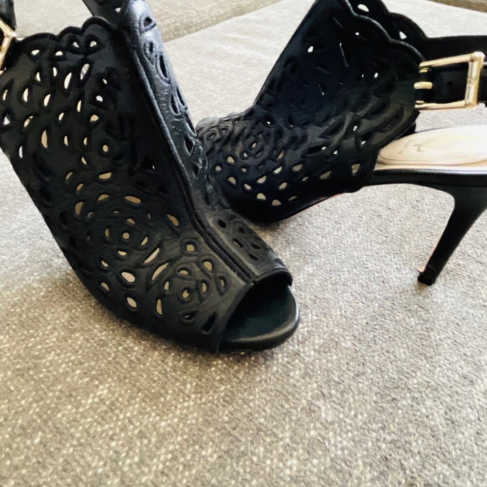 VC Signature Vince Camuto 8.5 Black Leather Cutout Peep Toe Stiletto Heels